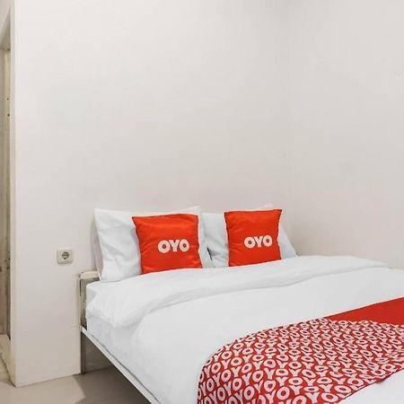 Hotel Super Oyo 91074 Stariez Senen Syariah Yakarta Exterior foto