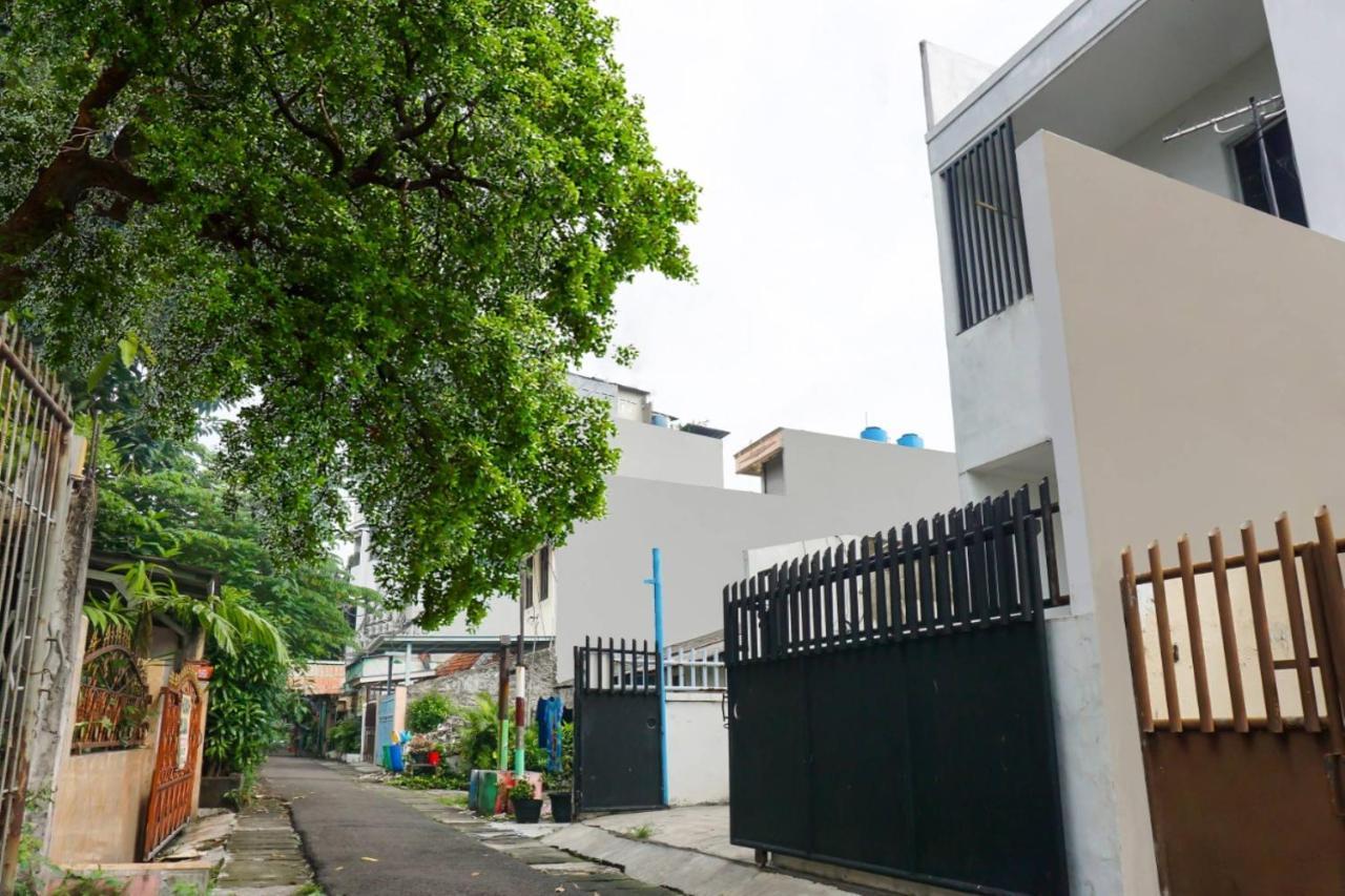 Hotel Super Oyo 91074 Stariez Senen Syariah Yakarta Exterior foto