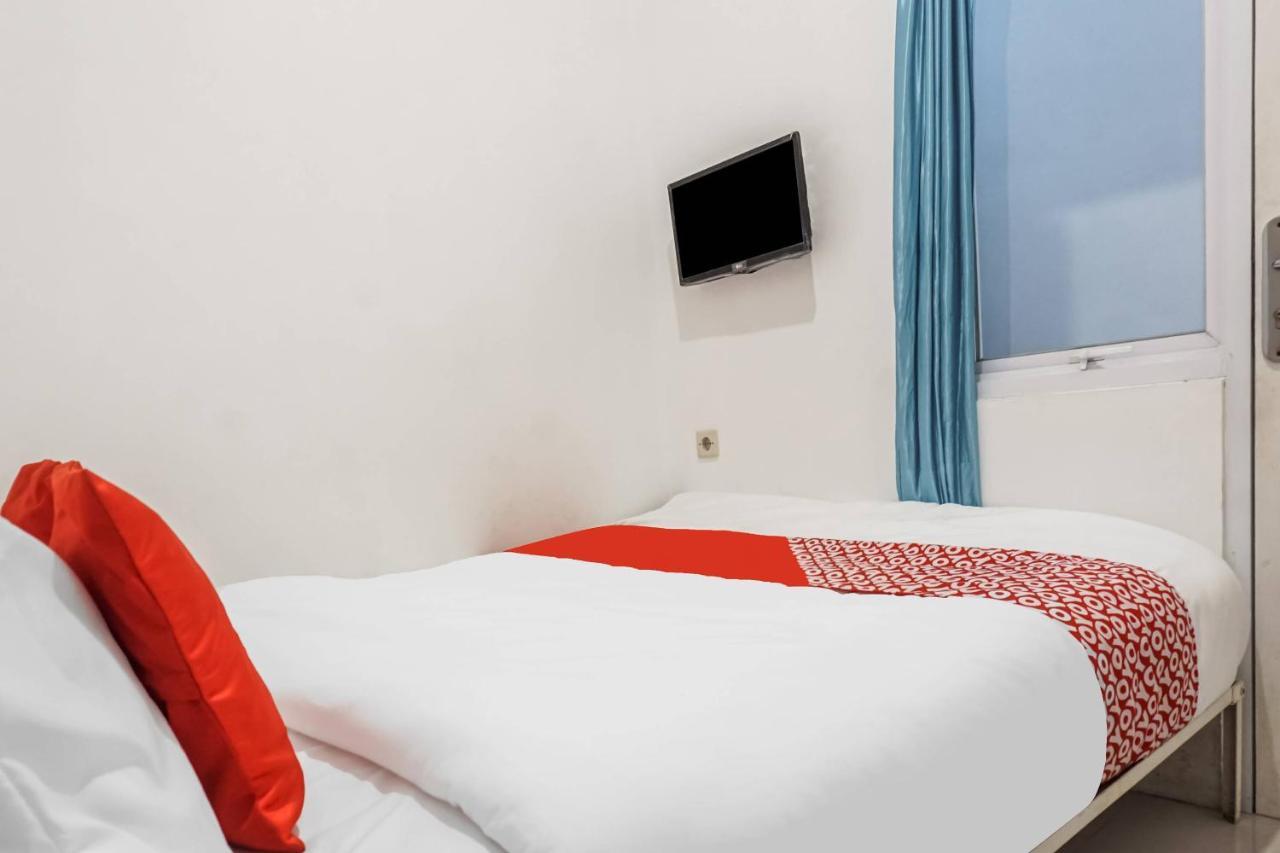 Hotel Super Oyo 91074 Stariez Senen Syariah Yakarta Exterior foto