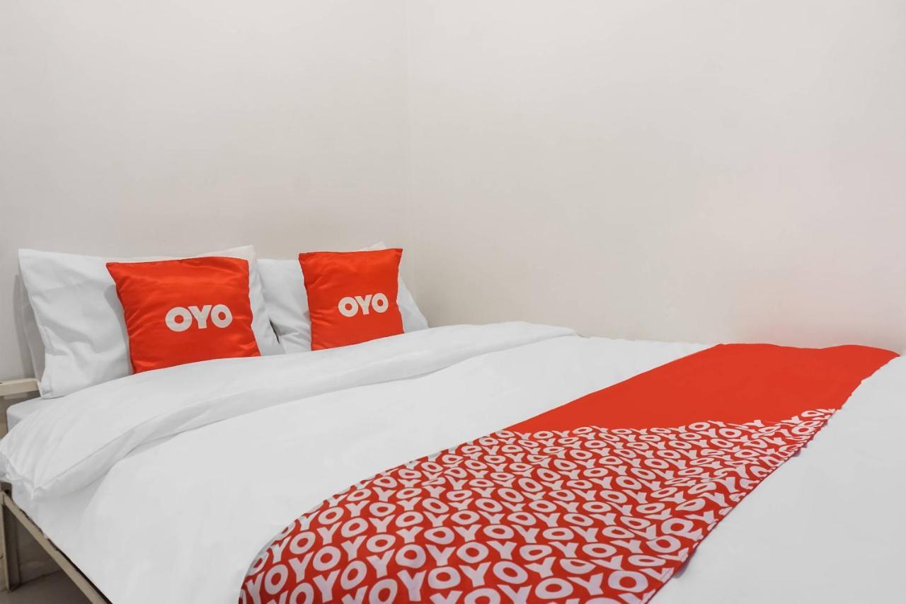 Hotel Super Oyo 91074 Stariez Senen Syariah Yakarta Exterior foto