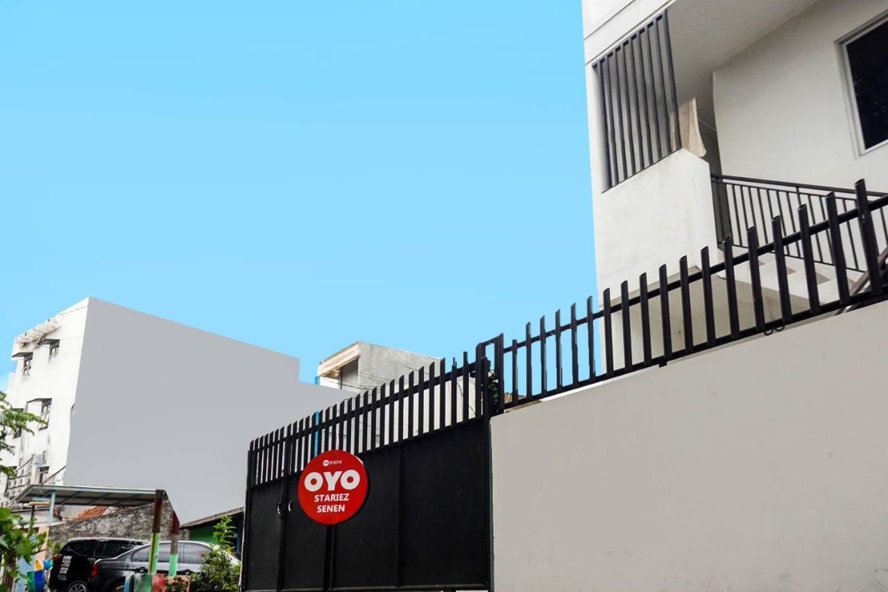 Hotel Super Oyo 91074 Stariez Senen Syariah Yakarta Exterior foto