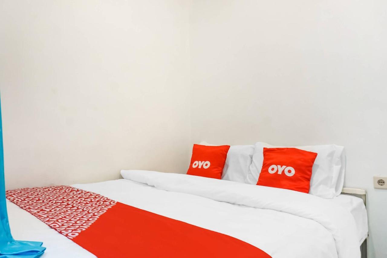 Hotel Super Oyo 91074 Stariez Senen Syariah Yakarta Exterior foto