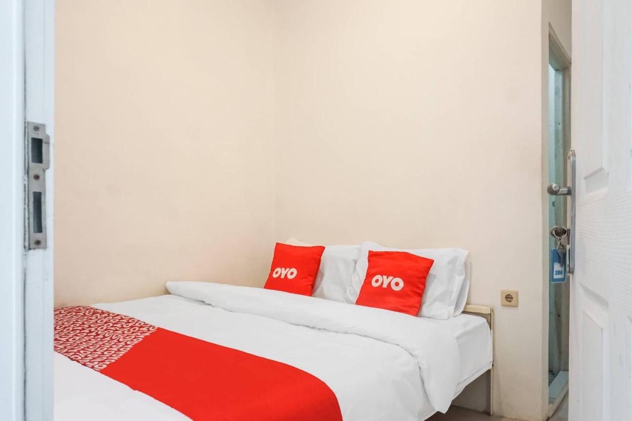 Hotel Super Oyo 91074 Stariez Senen Syariah Yakarta Exterior foto