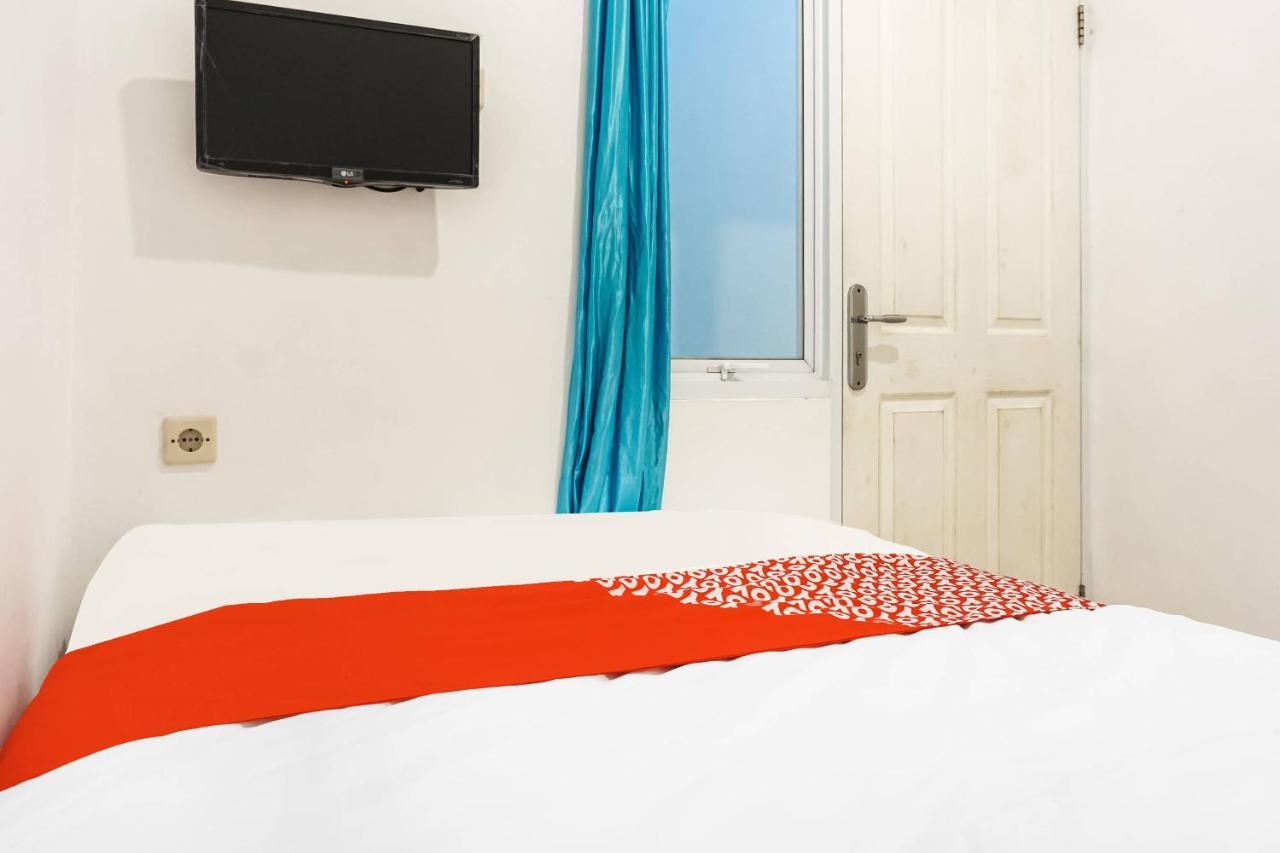 Hotel Super Oyo 91074 Stariez Senen Syariah Yakarta Exterior foto
