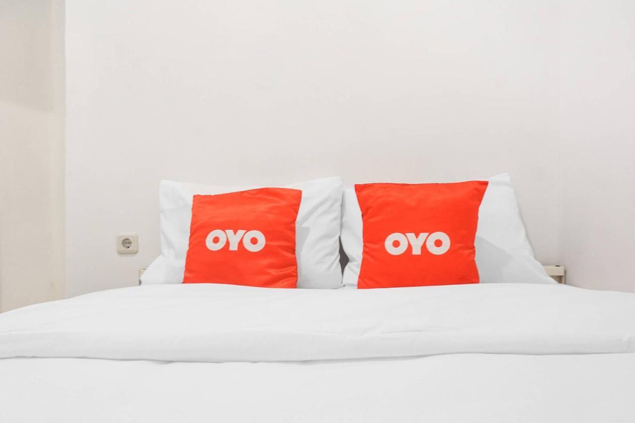 Hotel Super Oyo 91074 Stariez Senen Syariah Yakarta Exterior foto