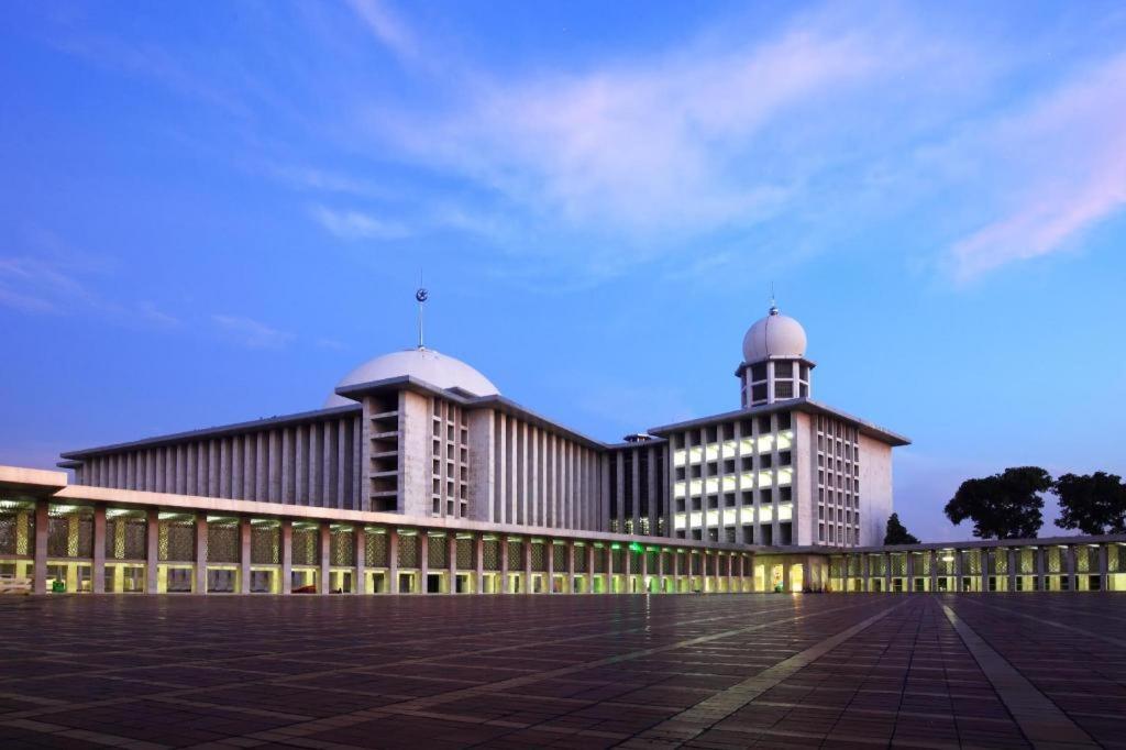 Hotel Super Oyo 91074 Stariez Senen Syariah Yakarta Exterior foto