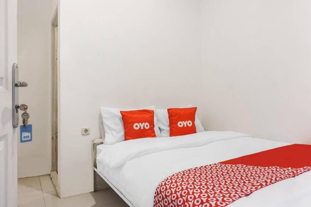 Hotel Super Oyo 91074 Stariez Senen Syariah Yakarta Exterior foto